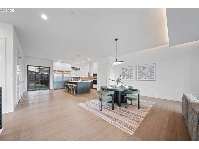 2425 N R St, Washougal, WA 98671