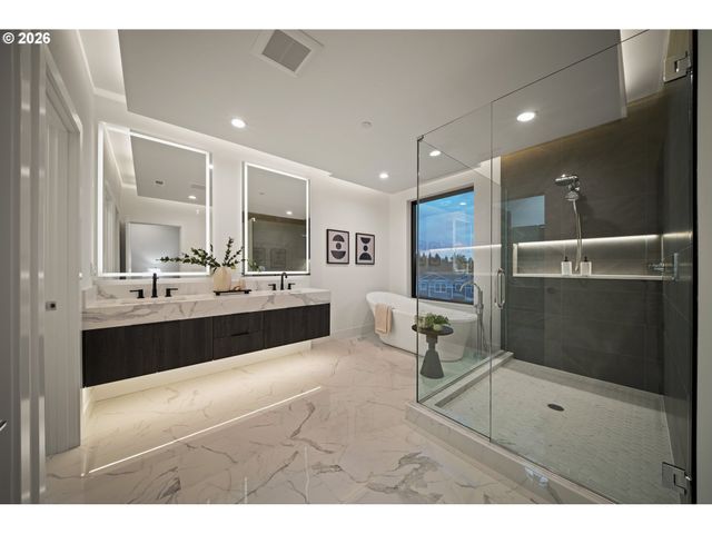 2425 N R St, Washougal, WA 98671