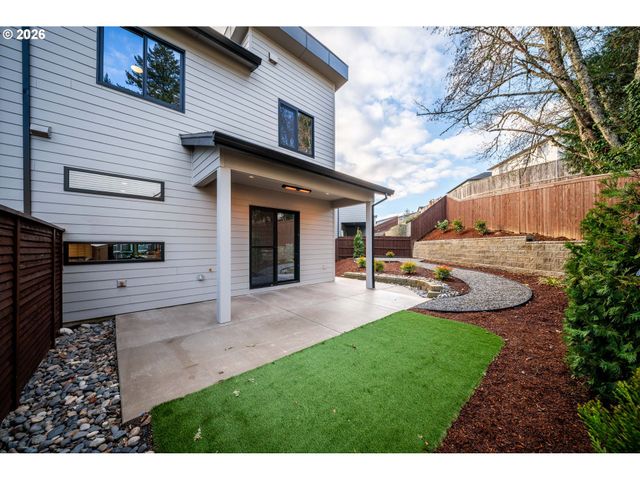 2425 N R St, Washougal, WA 98671