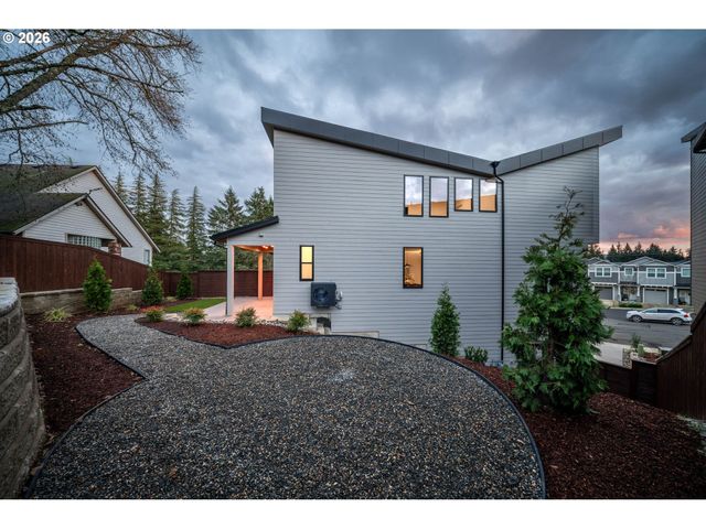 2425 N R St, Washougal, WA 98671