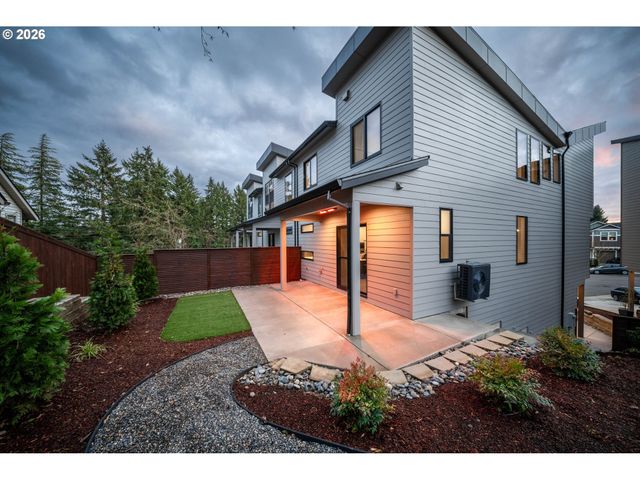 2425 N R St, Washougal, WA 98671