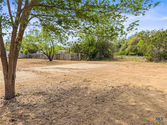 933 County Road 118, Burnet, TX 78611