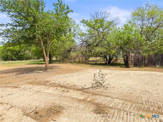 933 County Road 118, Burnet, TX 78611