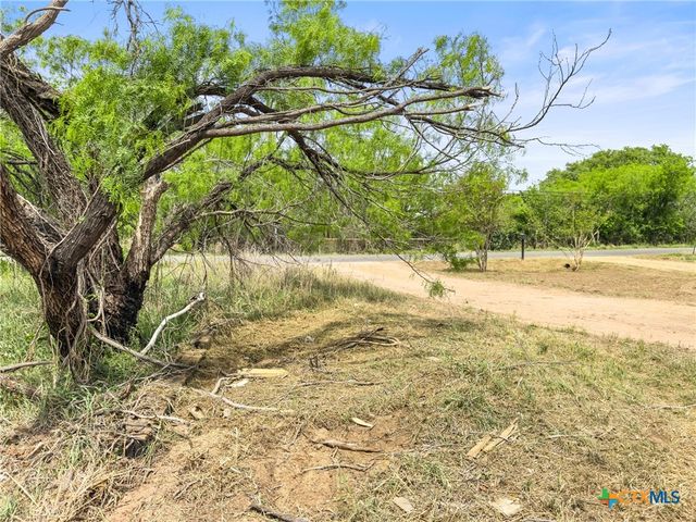 933 County Road 118, Burnet, TX 78611