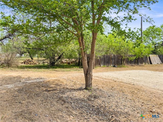933 County Road 118, Burnet, TX 78611