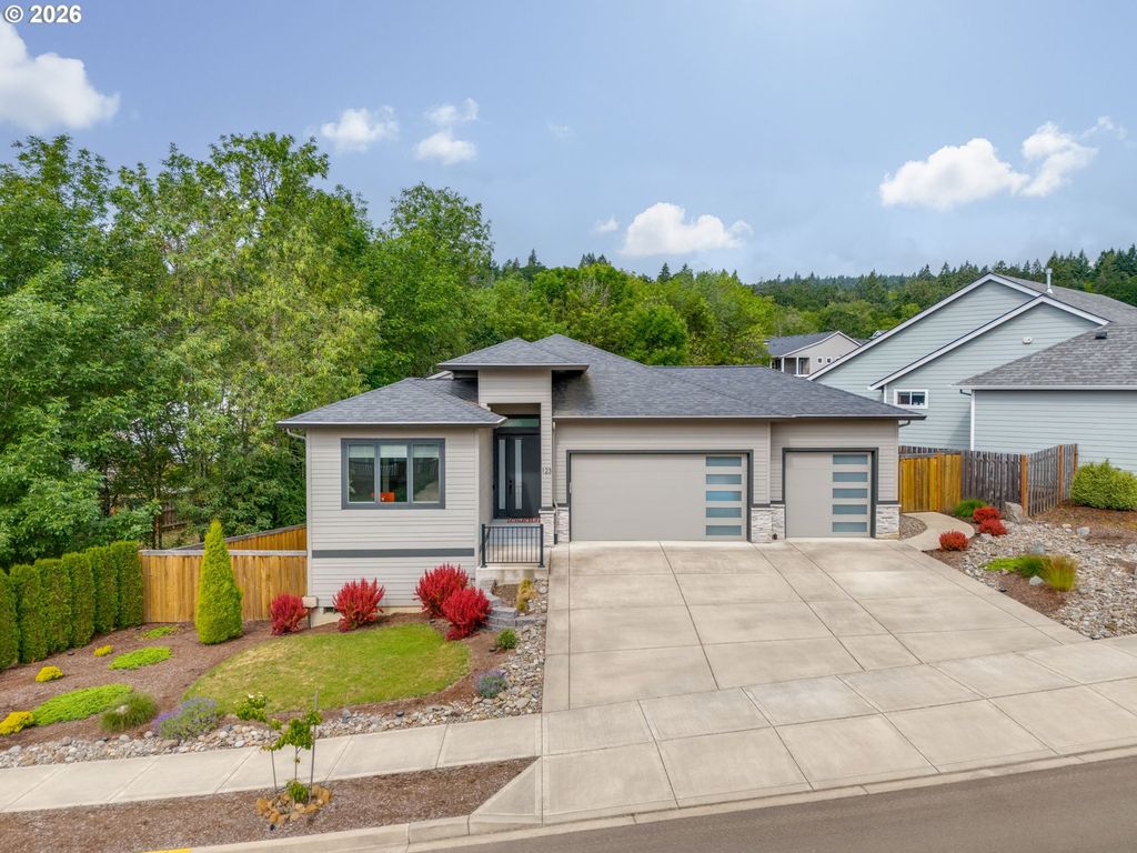 Image 1 of property listing at 123 Nw BROOKSIDE, Mc Minnville, OR 97128