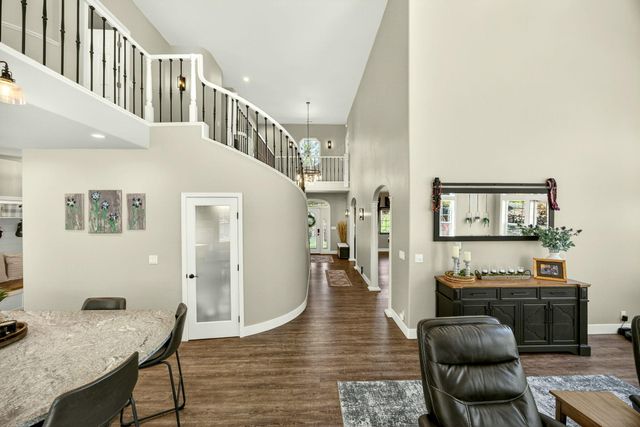 120 Ponderosa Way, Jacksonville, OR 97530
