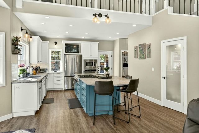 120 Ponderosa Way, Jacksonville, OR 97530