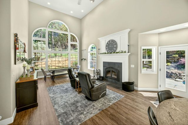 120 Ponderosa Way, Jacksonville, OR 97530