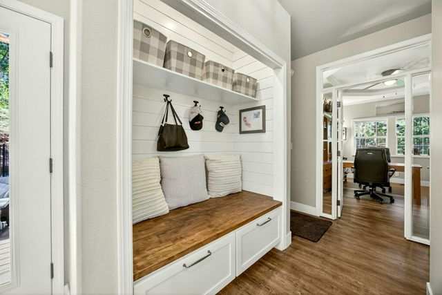 120 Ponderosa Way, Jacksonville, OR 97530