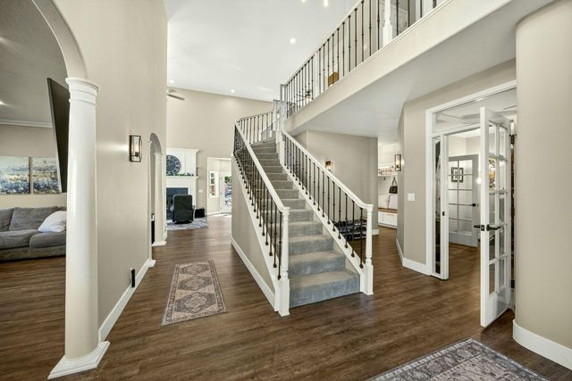 120 Ponderosa Way, Jacksonville, OR 97530