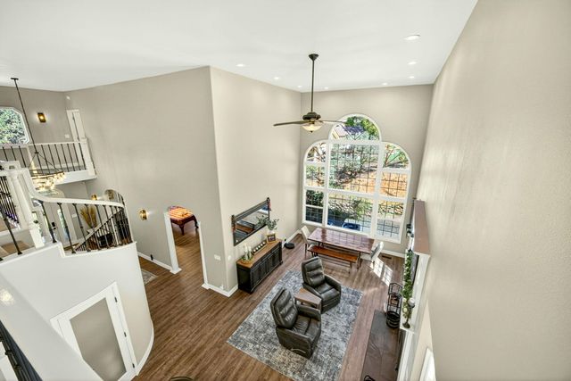 120 Ponderosa Way, Jacksonville, OR 97530