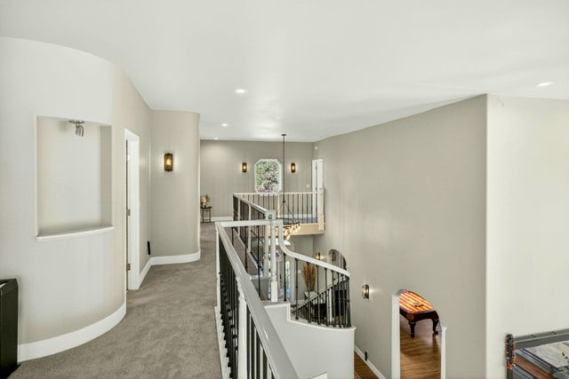 120 Ponderosa Way, Jacksonville, OR 97530