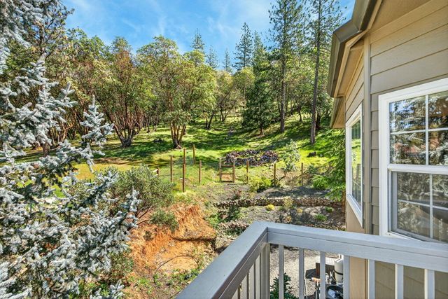 120 Ponderosa Way, Jacksonville, OR 97530