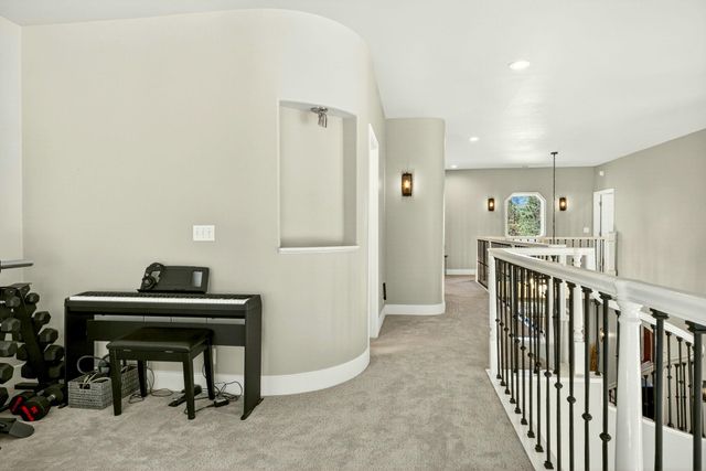 120 Ponderosa Way, Jacksonville, OR 97530