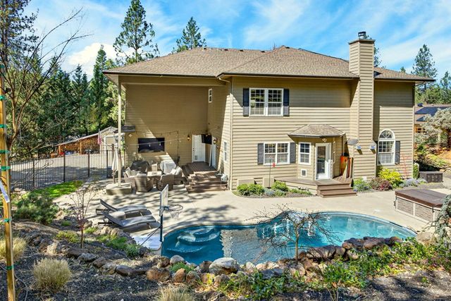 120 Ponderosa Way, Jacksonville, OR 97530
