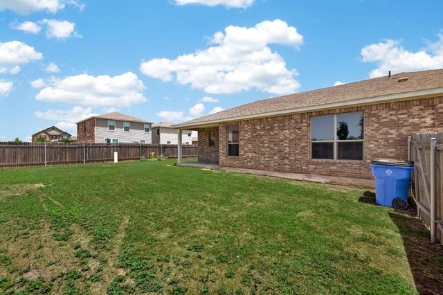 282 Lena LN, Kyle, TX 78640