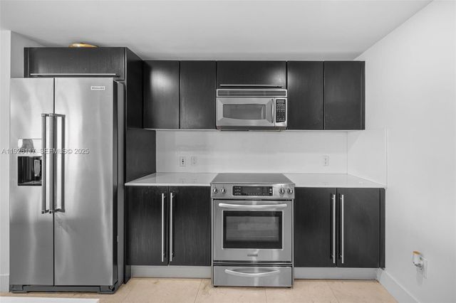 665 NE 25th St 1801, Miami, FL 33137