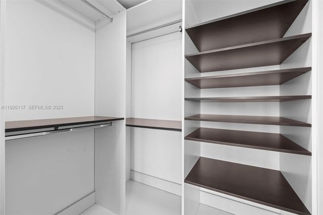 665 NE 25th St 1801, Miami, FL 33137