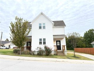890 S One Mile Road, Fayetteville, AR 72704