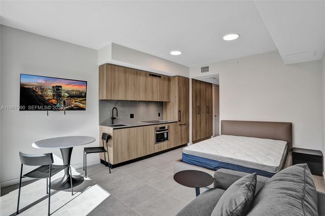 121 NE 5th Street 401B, Miami, FL 33132