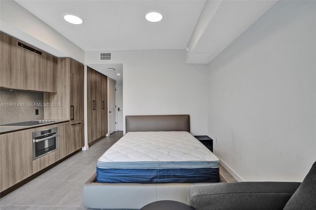 121 NE 5th Street 401B, Miami, FL 33132