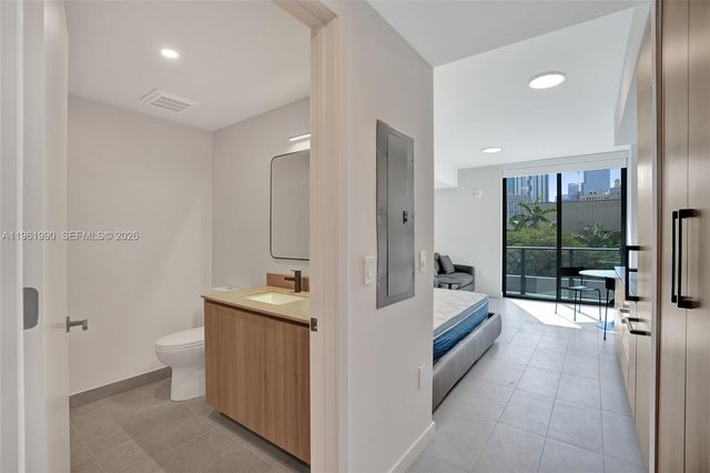 121 NE 5th Street 401B, Miami, FL 33132