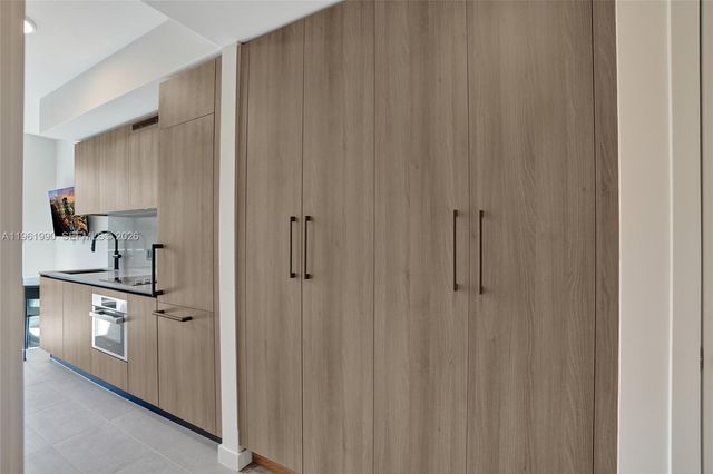 121 NE 5th Street 401B, Miami, FL 33132