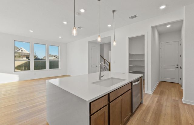 502 Gitano CIR, Liberty Hill, TX 78642