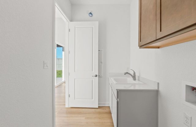 502 Gitano CIR, Liberty Hill, TX 78642