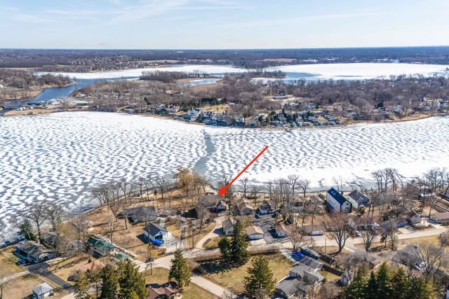 42429 N Woodbine Avenue, Antioch, IL 60002