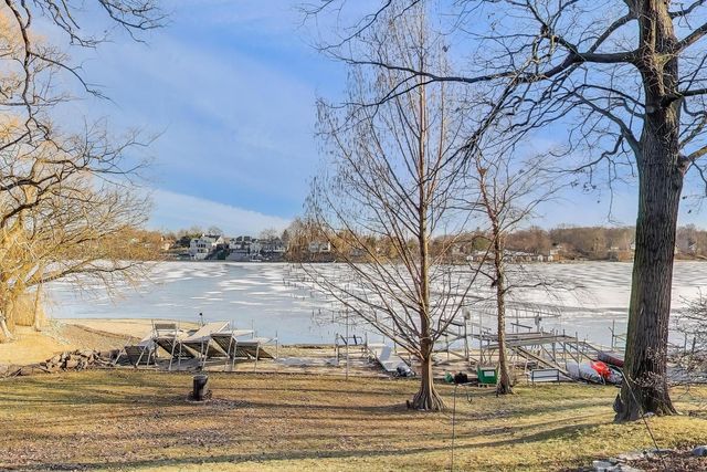 42429 N Woodbine Avenue, Antioch, IL 60002