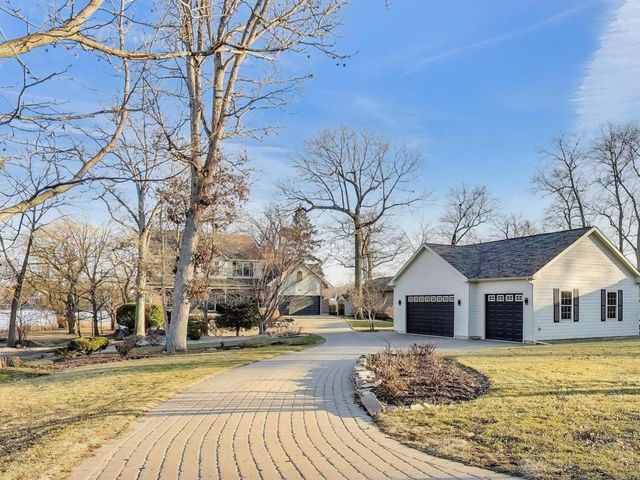 42429 N Woodbine Avenue, Antioch, IL 60002