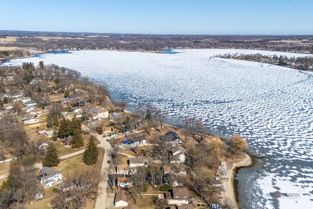 42429 N Woodbine Avenue, Antioch, IL 60002