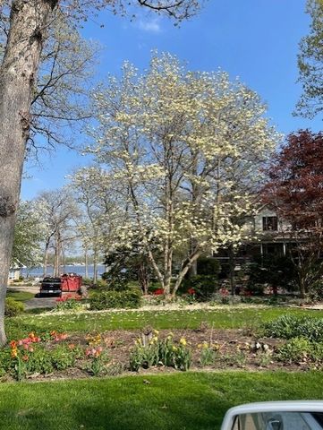 42429 N Woodbine Avenue, Antioch, IL 60002