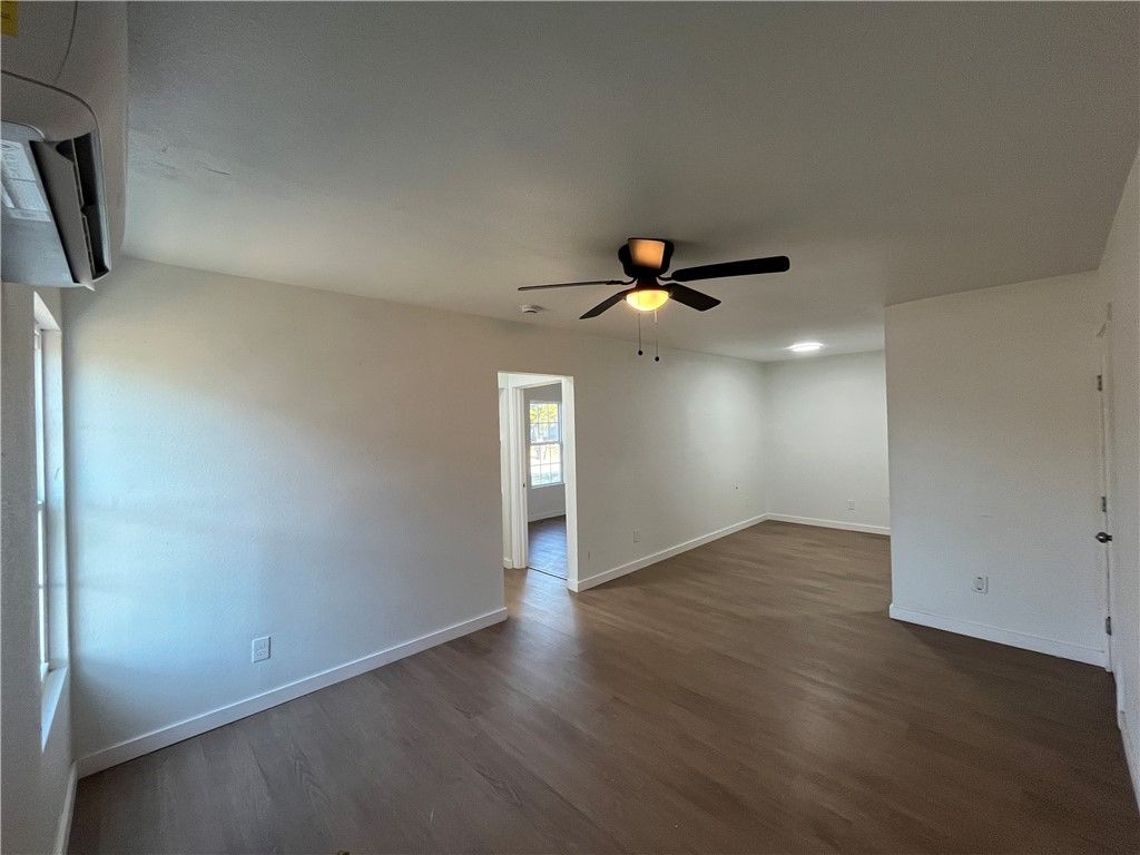 1507 10th St, Corpus Christi, TX 78404 — photo 2