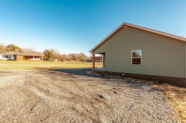 3007 Thompson Ln, Westmoreland, TN 37186