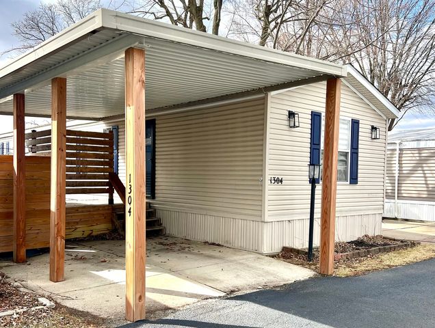 1304 Lauren Drive, Sandwich, IL 60548