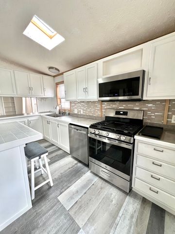 1304 Lauren Drive, Sandwich, IL 60548