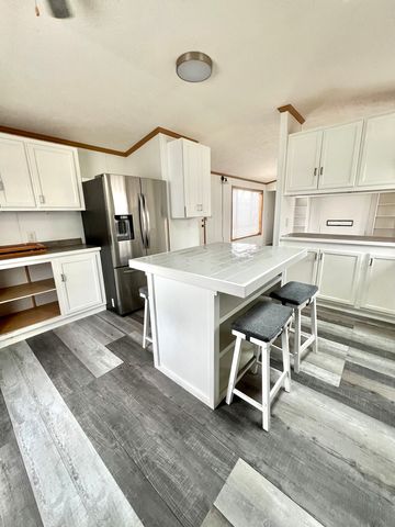 1304 Lauren Drive, Sandwich, IL 60548