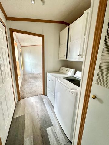 1304 Lauren Drive, Sandwich, IL 60548