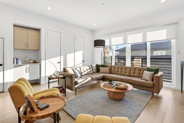 419 W 9th Street 102, Dallas, TX 75208
