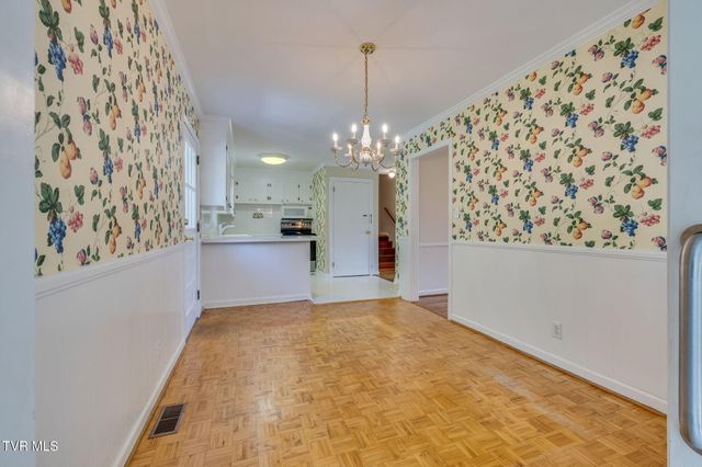 1319 Lynnwood Drive, Johnson City, TN 37601