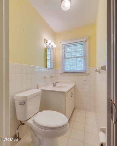 1319 Lynnwood Drive, Johnson City, TN 37601