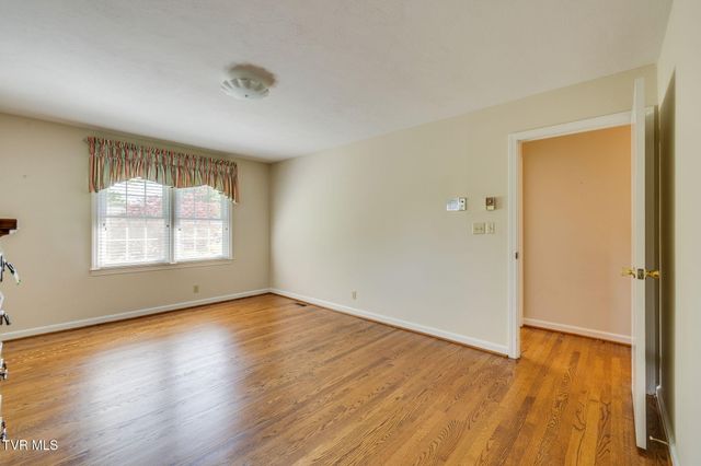 1319 Lynnwood Drive, Johnson City, TN 37601