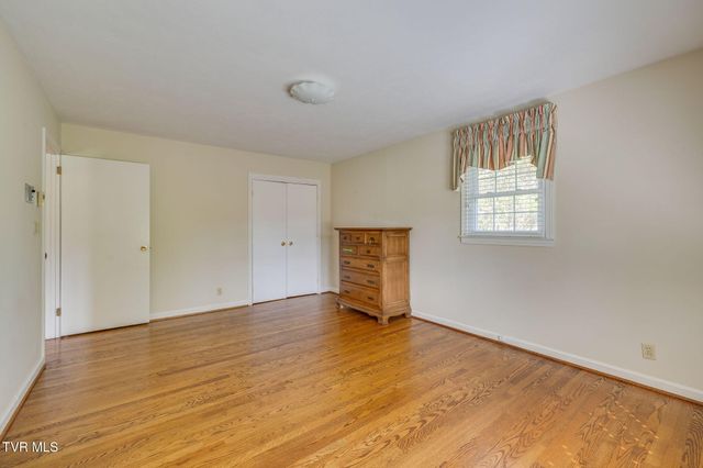 1319 Lynnwood Drive, Johnson City, TN 37601