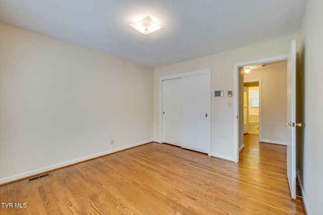 1319 Lynnwood Drive, Johnson City, TN 37601