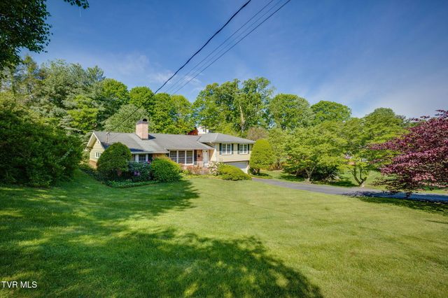 1319 Lynnwood Drive, Johnson City, TN 37601