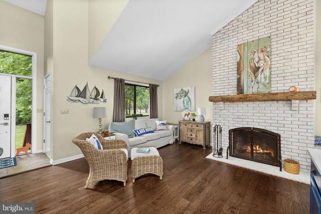 1917 LAKEVIEW PKWY, Locust Grove, VA 22508