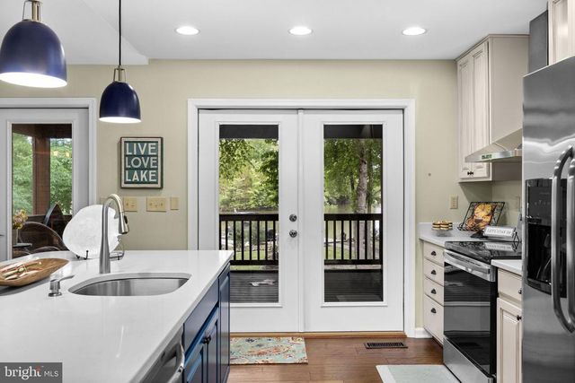 1917 LAKEVIEW PKWY, Locust Grove, VA 22508